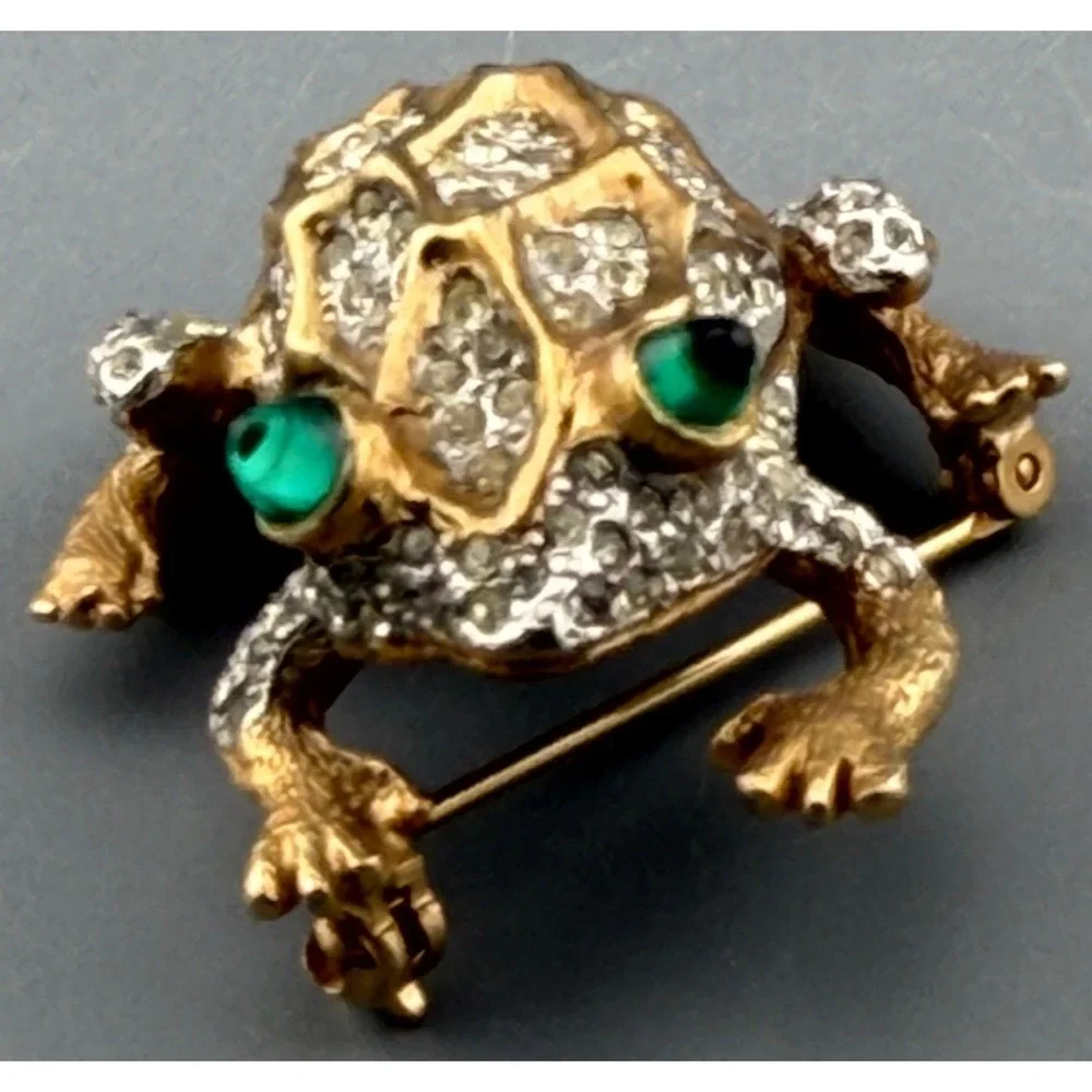 Vintage KJL Kenneth Jay Lane Frog Brooch Rhinestone Green Eyes Gold Tone 1.5